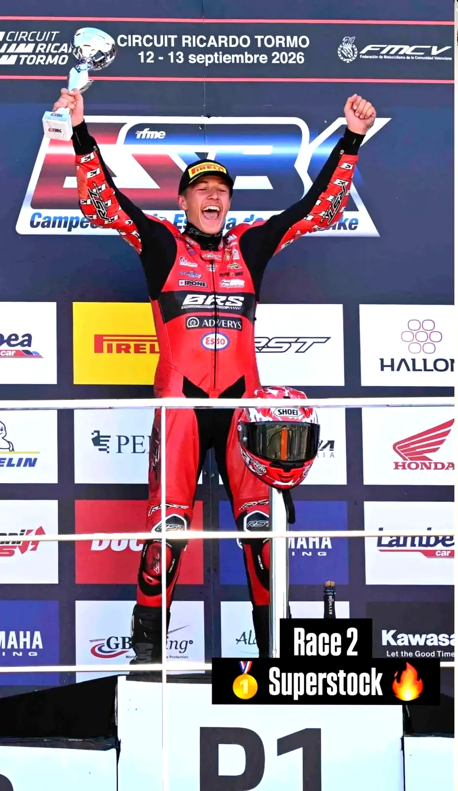 Matthias Rostagni sur la première marche du podium à Valencia